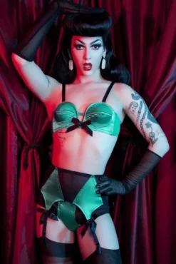 Spiral Stitch Overwire Bra (Emerald Green/Black) By>Bettie Page